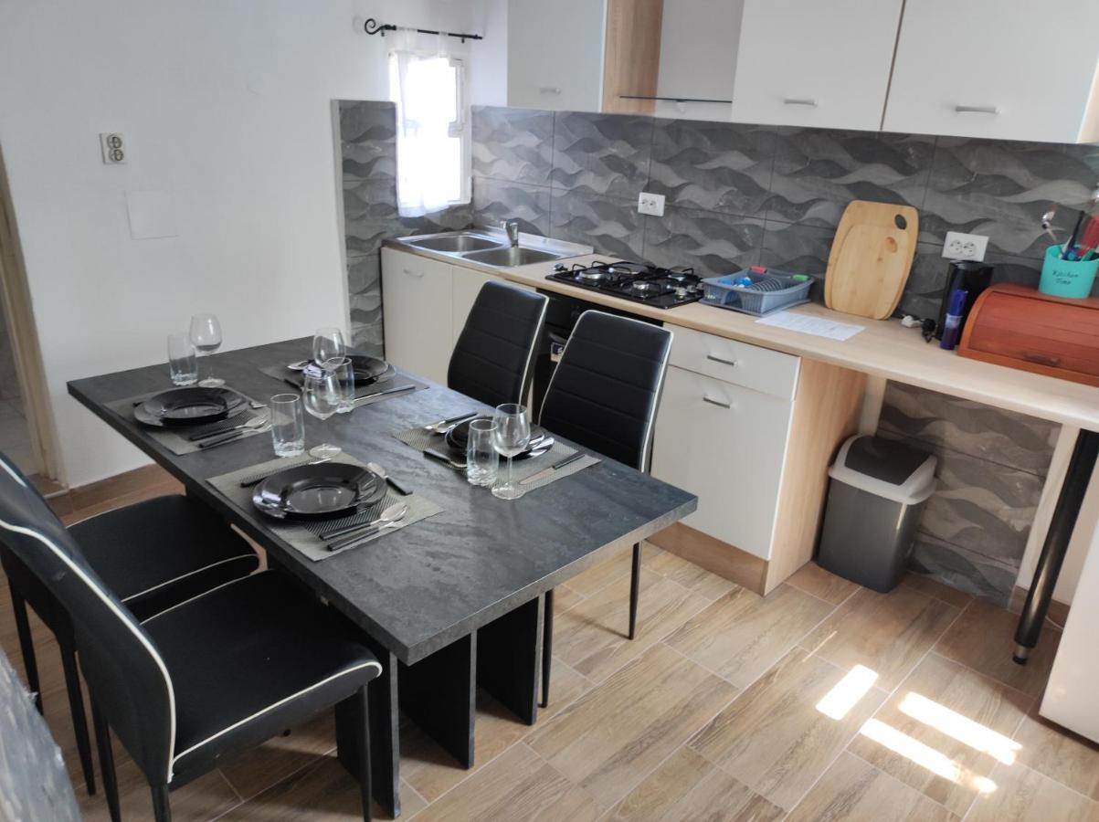 Apartman Selce Eksteriør bilde